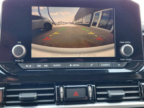 New 2025 Nissan Pathfinder SV image 12