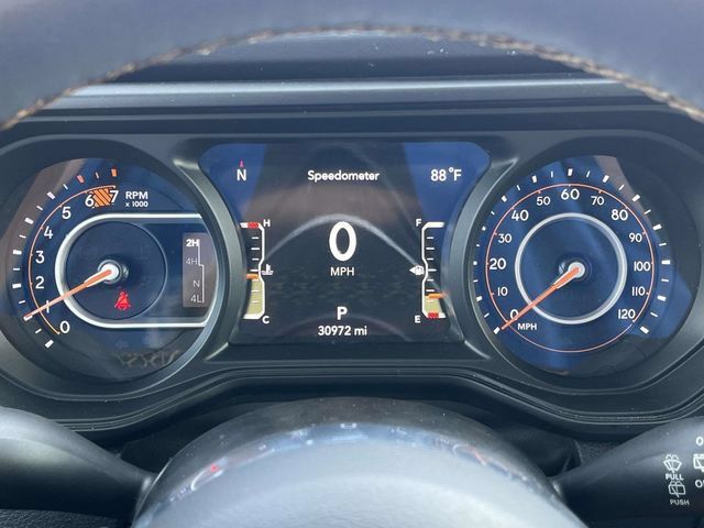 Used 2025 Jeep Wrangler Unlimited Sahara AWD/4WD image 32