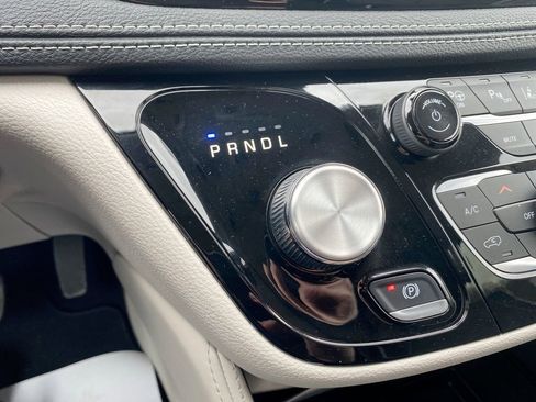 Used 2023 Chrysler Pacifica Limited w/ Trailer Tow Group image 28