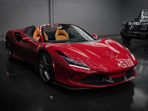 Used 2021 Ferrari F8 Tributo RWD image 3