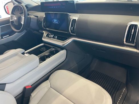 New 2026 Ford Expedition Platinum w/ Platinum Ultimate Package image 15