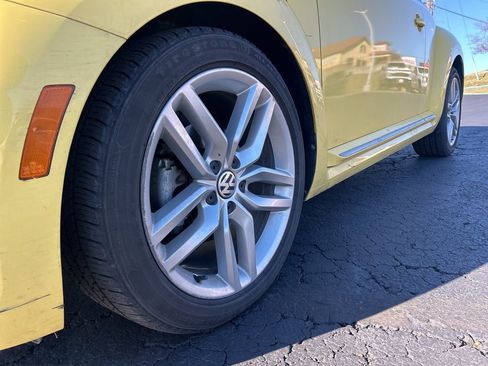 Used 2016 Volkswagen Beetle 1.8T SE image 8