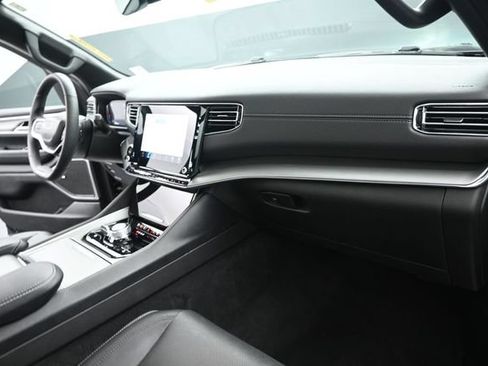 Used 2023 Jeep Wagoneer Series II AWD/4WD image 30
