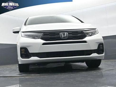 Used 2025 Honda Odyssey Elite image 18