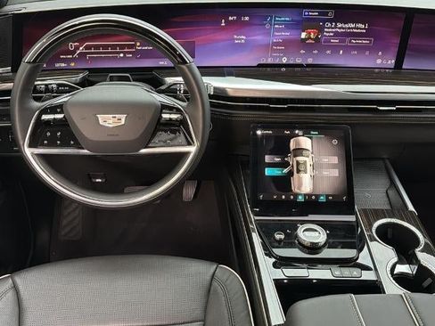 Certified 2025 Cadillac Escalade ESV Premium Luxury w/ Touring Package AWD/4WD image 24