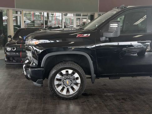 Used 2024 Chevrolet Silverado 2500 Custom w/ Custom Convenience Package AWD/4WD image 12