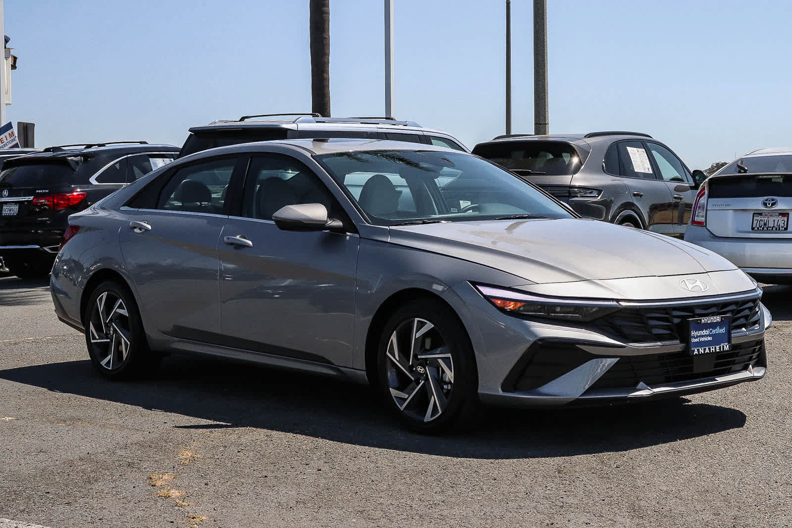Used 2026 Hyundai Elantra Limited FWD image 3