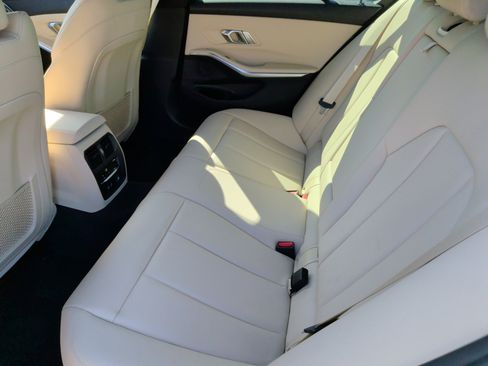 Used 2019 BMW 330i Sedan w/ Driving Assistance Package RWD image 36