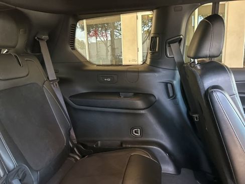 Used 2023 Jeep Grand Cherokee L Laredo AWD/4WD image 29