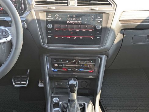 Used 2023 Volkswagen Tiguan SEL R-Line AWD/4WD image 20