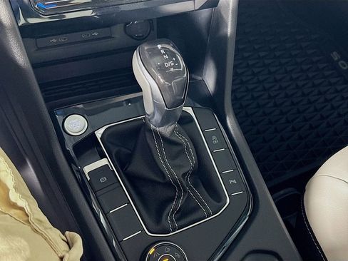 New 2025 Volkswagen Taos SE image 17