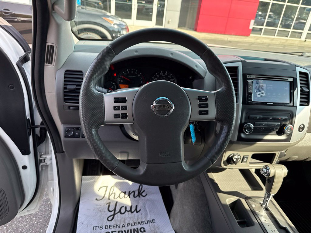Used 2015 Nissan Frontier SL AWD/4WD image 18