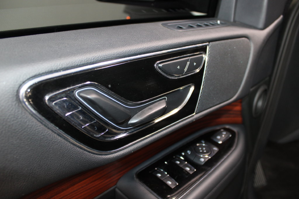 Used 2024 Lincoln Navigator Premiere AWD/4WD image 26
