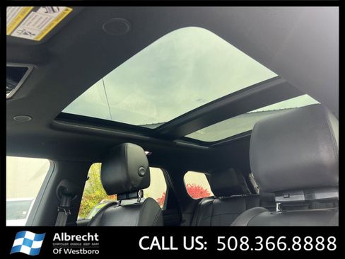 Used 2023 Land Rover Range Rover Evoque R-Dynamic SE image 35