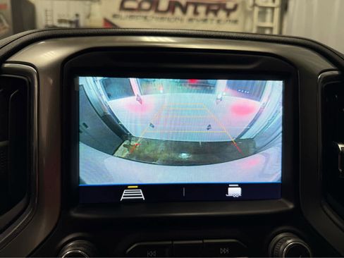 Used 2022 Chevrolet Silverado 1500 LT w/ Z71 Off-Road Package image 19