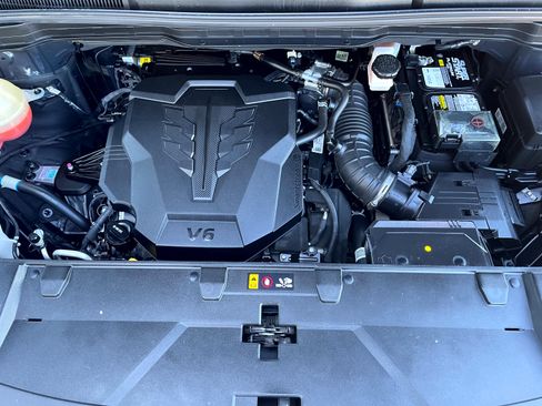 Used 2022 Kia Carnival LX FWD image 7