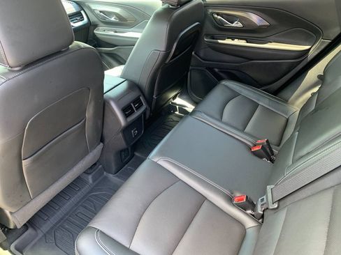 Used 2022 GMC Terrain SLT w/ Infotainment Package II AWD/4WD image 14