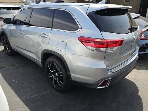 Used 2019 Toyota Highlander Limited image 4
