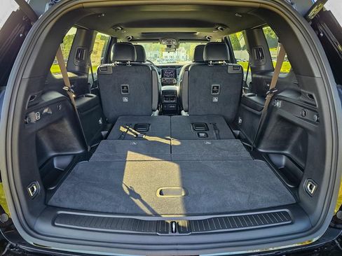 New 2025 Jeep Grand Cherokee L Altitude image 37