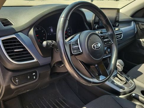 Used 2021 Kia Seltos S AWD/4WD image 15