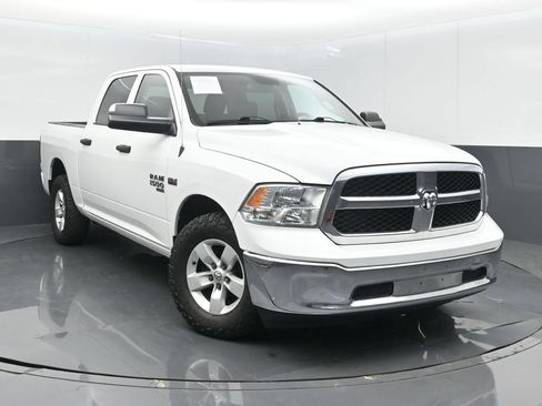 Used 2019 RAM 1500 Tradesman w/ Chrome Appearance Group RWD image 3