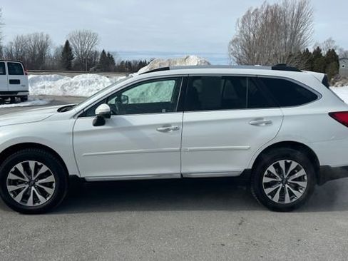 Used 2018 Subaru Outback 3.6R Touring image 6