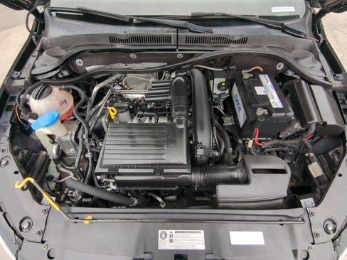 Used 2017 Volkswagen Jetta S image 32