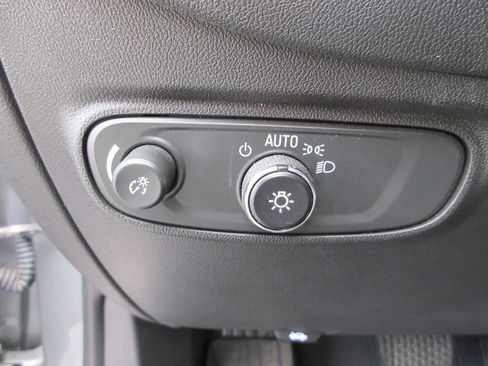 Used 2024 Chevrolet Equinox LT w/ LPO, Floor Liner Package FWD image 22