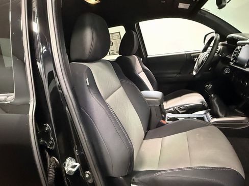 Used 2021 Toyota Tacoma TRD Off-Road w/ Technology Package image 64