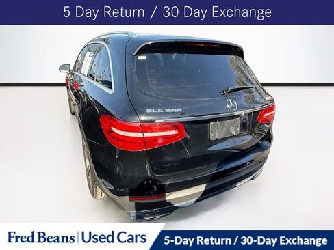 Used 2019 Mercedes-Benz GLC 300 4MATIC image 4