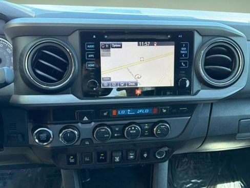 Used 2019 Toyota Tacoma TRD Sport image 27