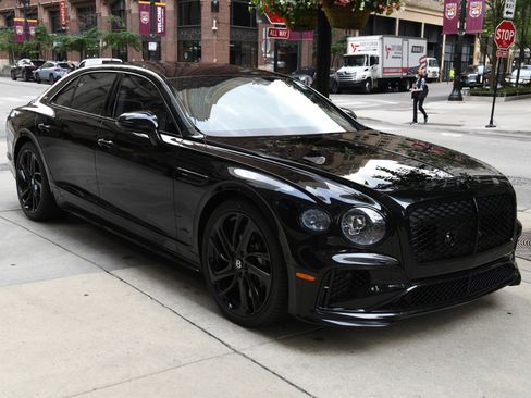 New 2025 Bentley Flying Spur Plug-In Hybrid image 3