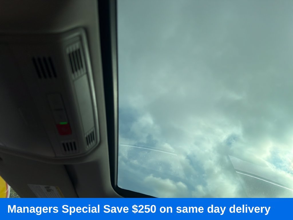 Used 2025 Volkswagen Jetta SE FWD image 23