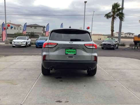 Used 2022 Ford Escape SE w/ SE Sport Appearance Package image 7