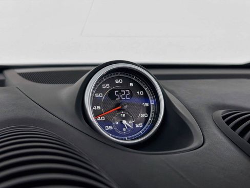Used 2024 Porsche 718 Boxster RWD image 19