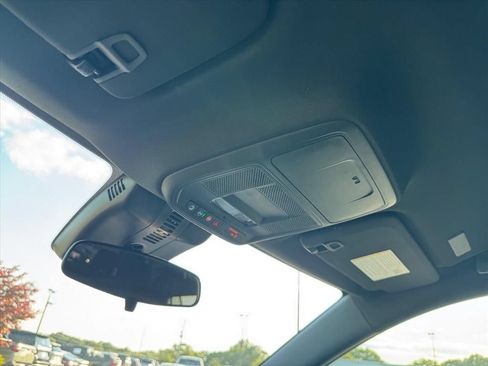 Used 2026 Chevrolet Traverse LT FWD image 26