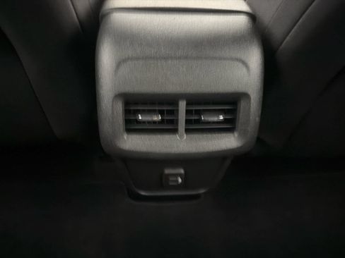 Used 2023 Chevrolet Equinox LT FWD image 21