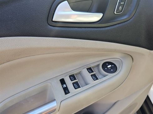 Used 2015 Ford C-MAX SEL image 10