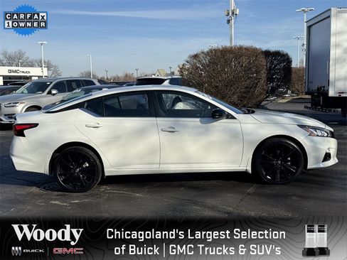 Used 2022 Nissan Altima 2.5 SR w/ Midnight Edition Package image 9