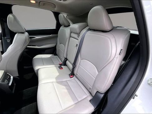 Used 2023 INFINITI QX50 Luxe w/ Accent Package AWD/4WD image 19