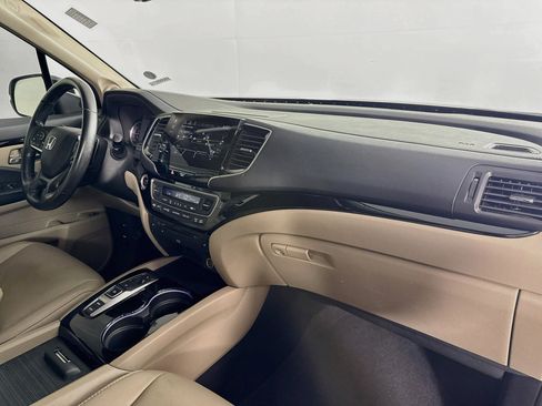 Used 2019 Honda Pilot Touring image 40