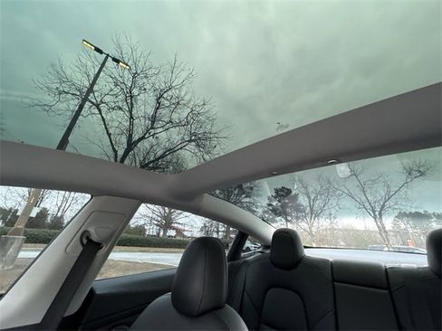 Used 2023 Tesla Model 3 Standard Range image 29