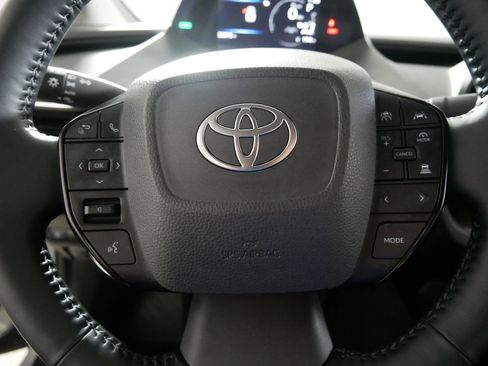 Used 2024 Toyota Prius XLE FWD image 25