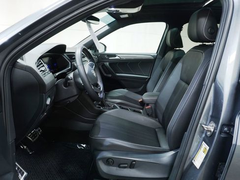 Used 2023 Volkswagen Tiguan SE R-Line image 10