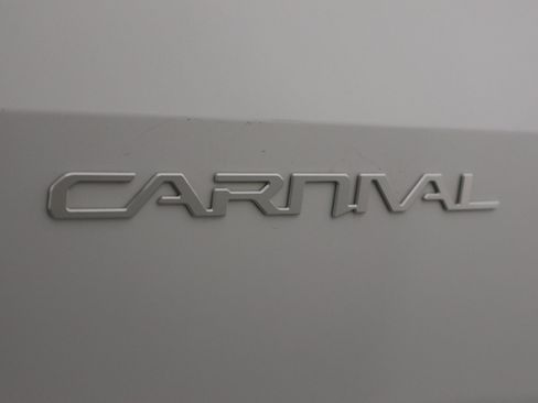 Used 2024 Kia Carnival EX FWD image 36
