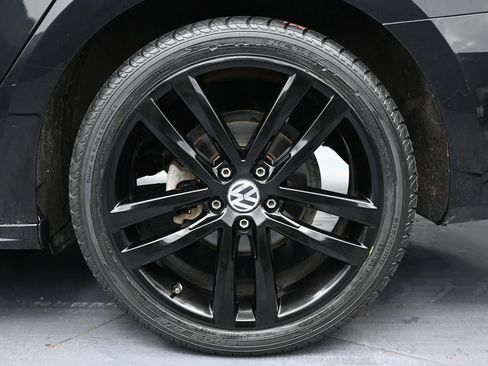 Used 2018 Volkswagen Passat 2.0T S image 12