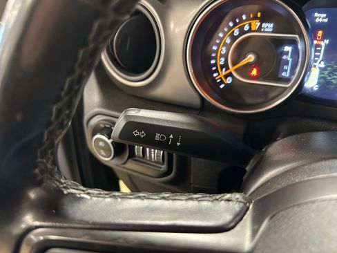 Used 2021 Jeep Gladiator Sport image 19