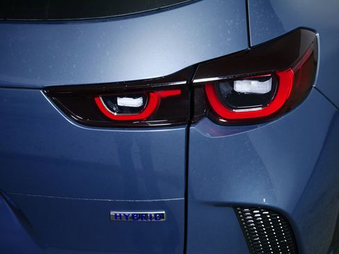 Used 2025 MAZDA CX-50 AWD 2.5 Hybrid w/ Premium Pkg image 17