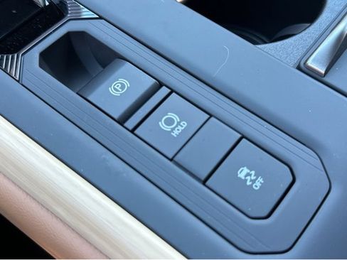 New 2026 Lexus ES 350e FWD image 33