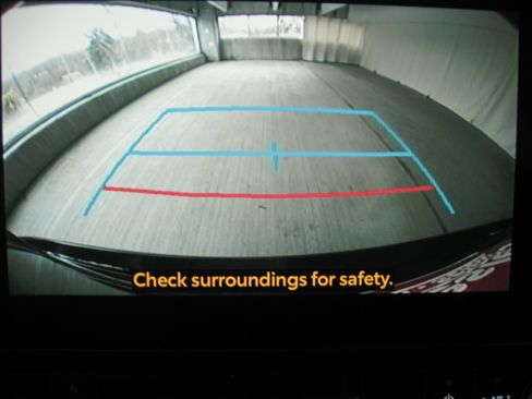 Used 2023 Toyota Highlander XLE image 22